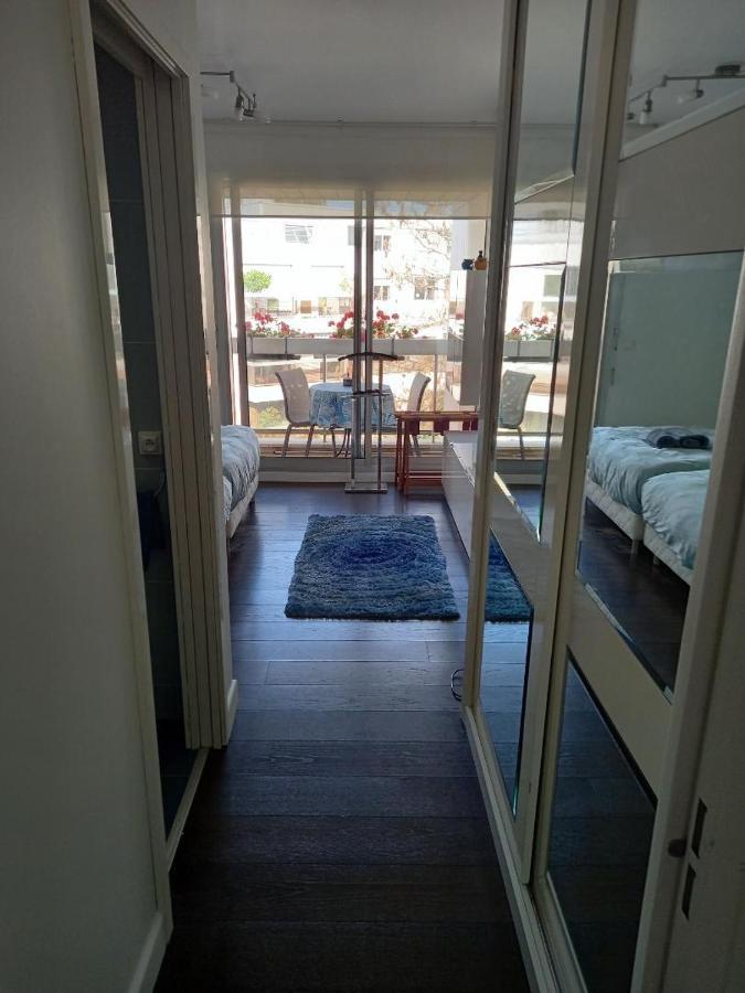 Parisian Sparkle Retreat Ньой сюр Сен Екстериор снимка